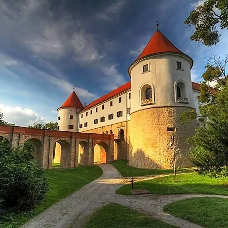 Hotel Mokrice Castle Estate